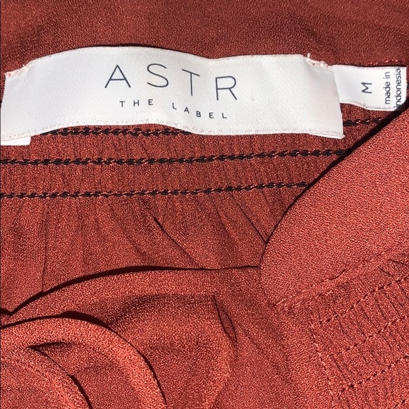 Astr Split Neck Long Sleeve Rust Tunic Size Medium - Picture 7 of 8